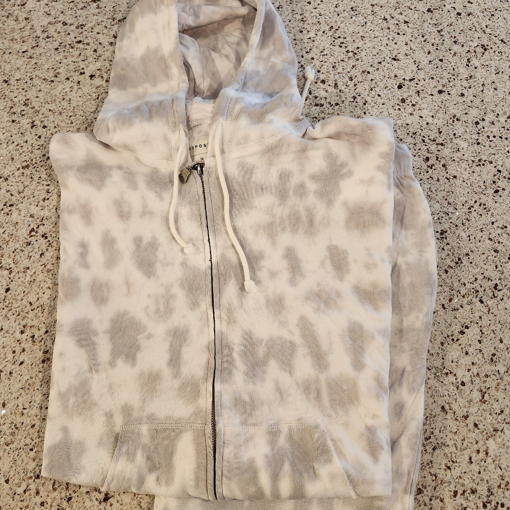 Aeropostale 2 piece Hoodie and Capri sweat pants set